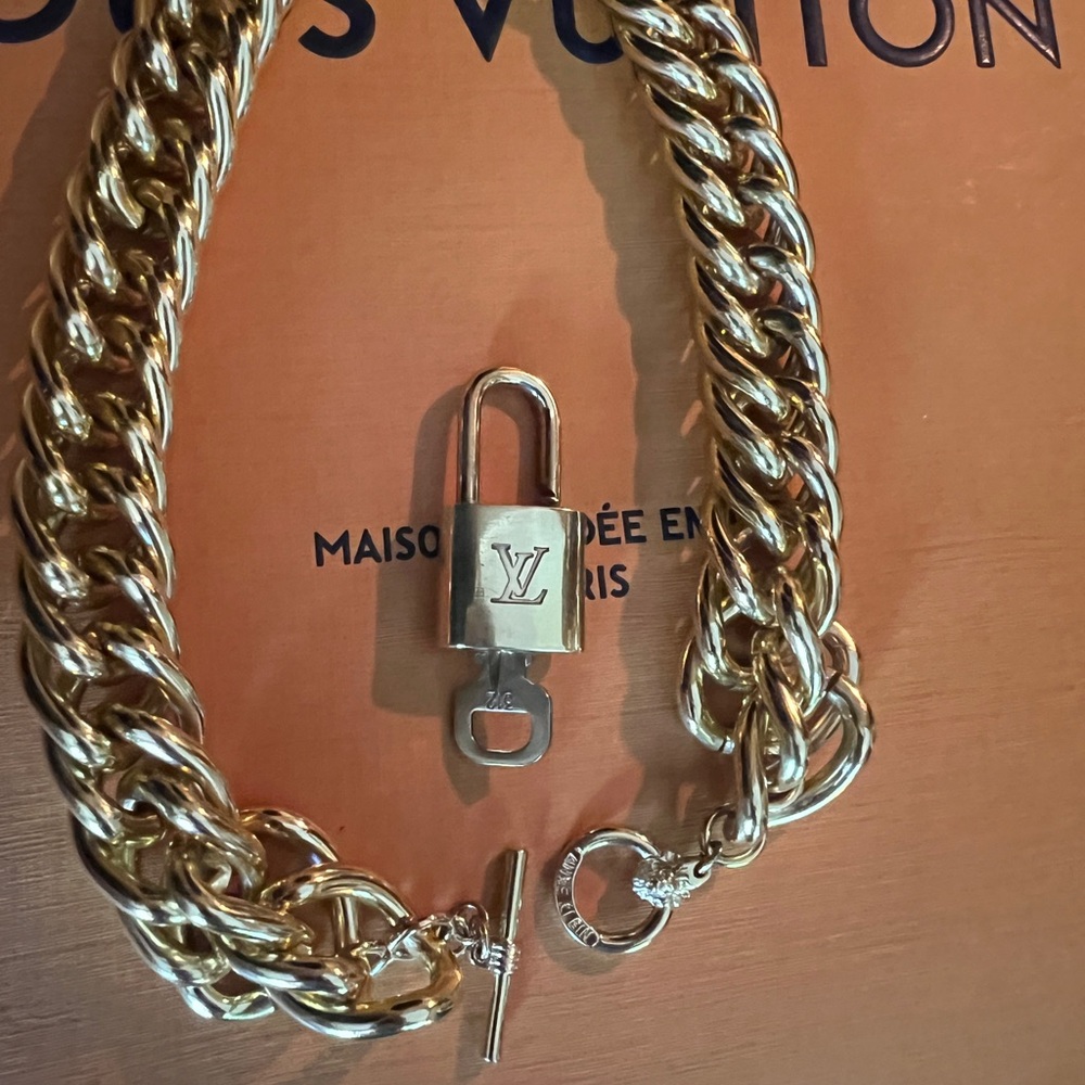 Louis Vuitton Padlock & Key w/ Anne Klein Chunky Toggle Chain #312 - Picture 6 of 7